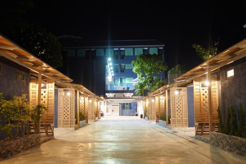 Phattrasom Villa Hua Hin Buitenkant foto