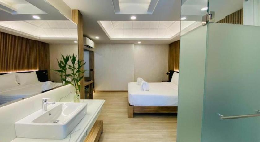 Phattrasom Villa Hua Hin Buitenkant foto