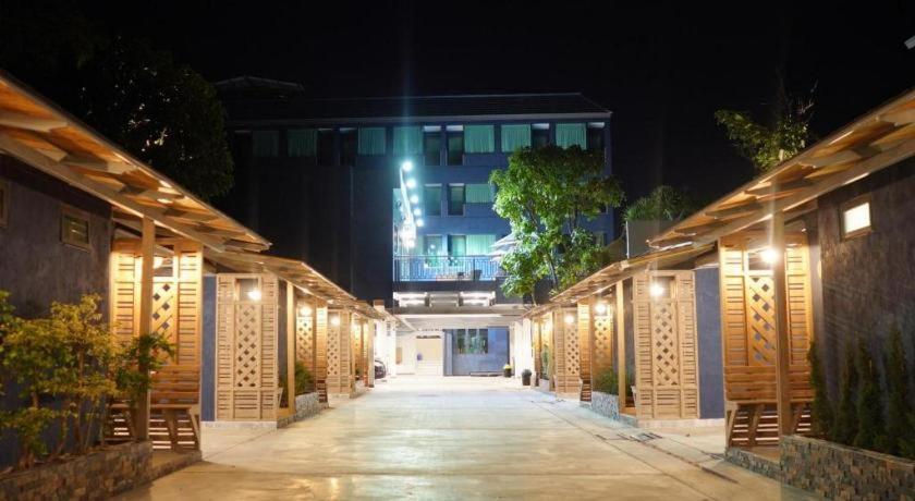 Phattrasom Villa Hua Hin Buitenkant foto